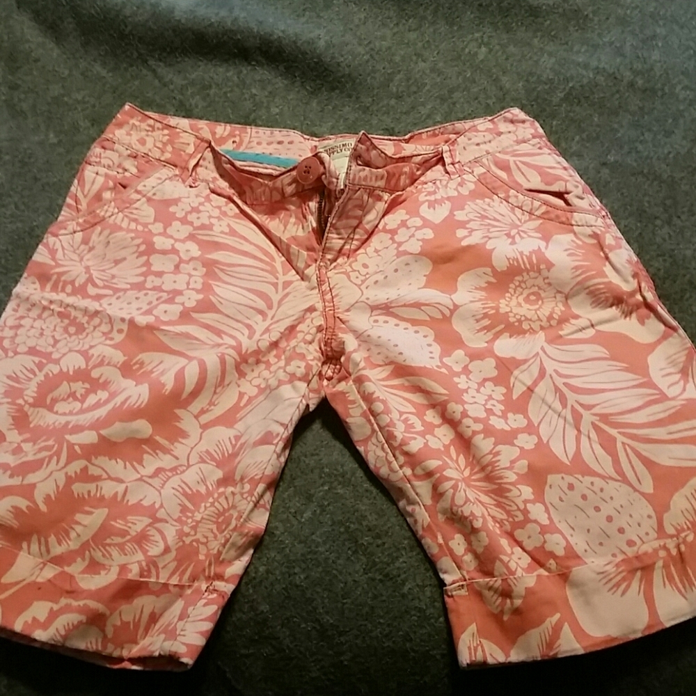 Mossimo size 5 floral burmuda shorts